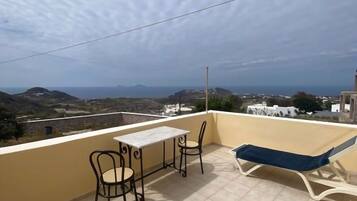 Classic Apartment, Balcony, Sea View | Free WiFi