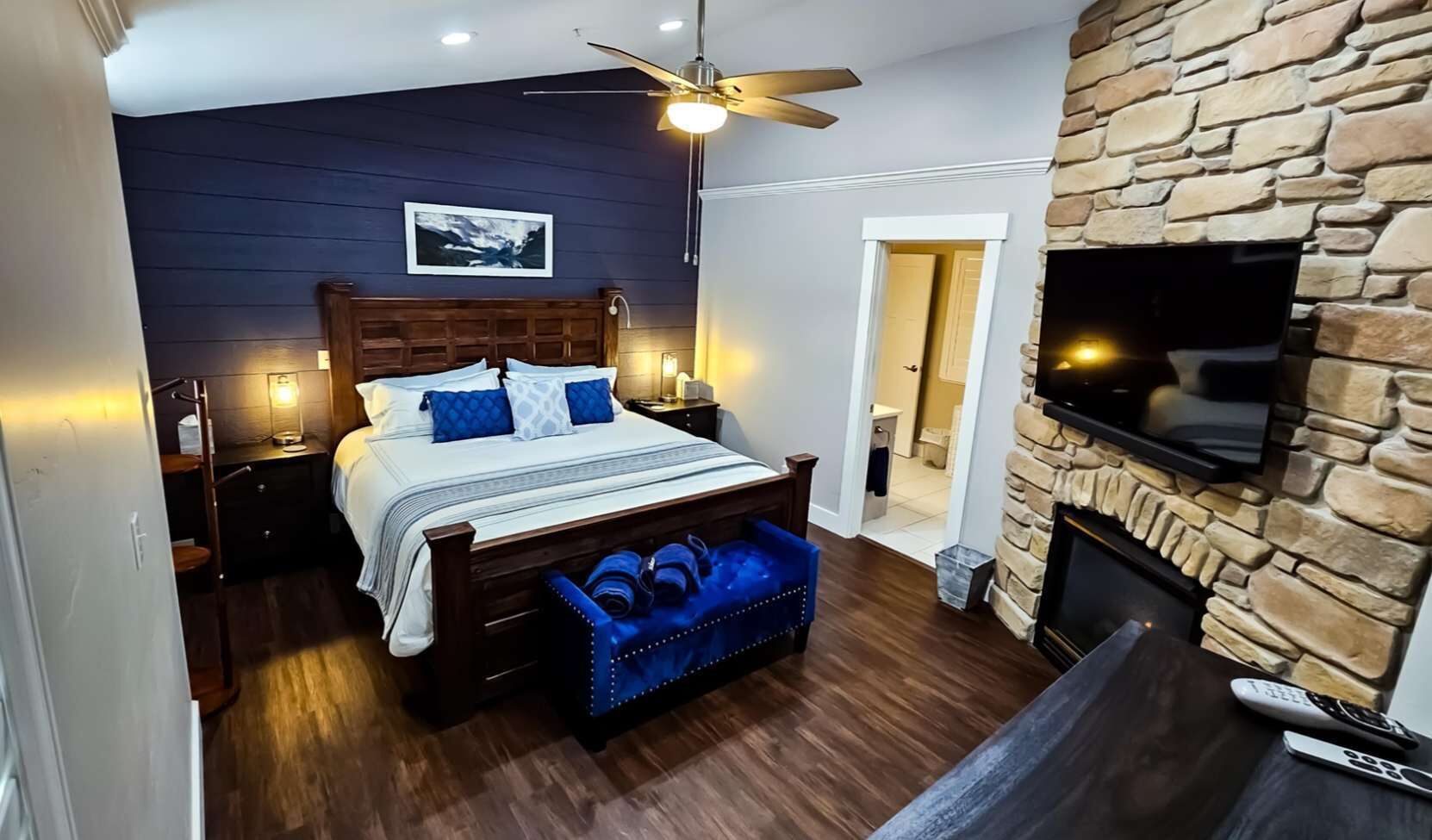 5 Schlafzimmer, Schreibtisch, Bügeleisen/Bügelbrett, Reisekinderbett