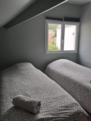 2 bedrooms, WiFi, bed sheets