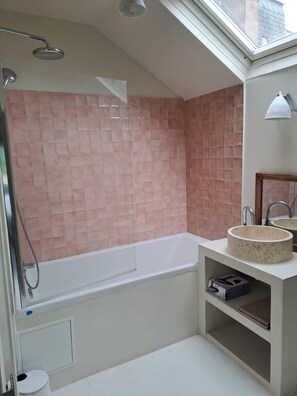 Hair dryer, towels - Charming apartment in Veules (Veules-les-Roses)