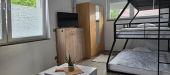 Estudio, apartamento vacacional y espacio de trabajo con WiFi para grupos