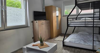 Studio Apartment: Ideal for Cyclists, Workers & Remote Work with WiFi