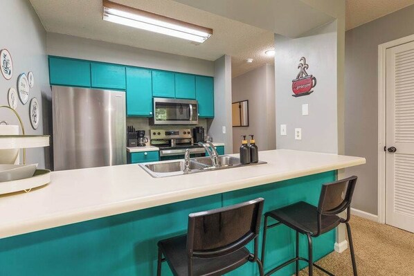 Fridge, microwave, oven, stovetop