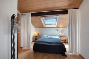 1 chambre, fer et planche à repasser, Wi-Fi, draps fournis