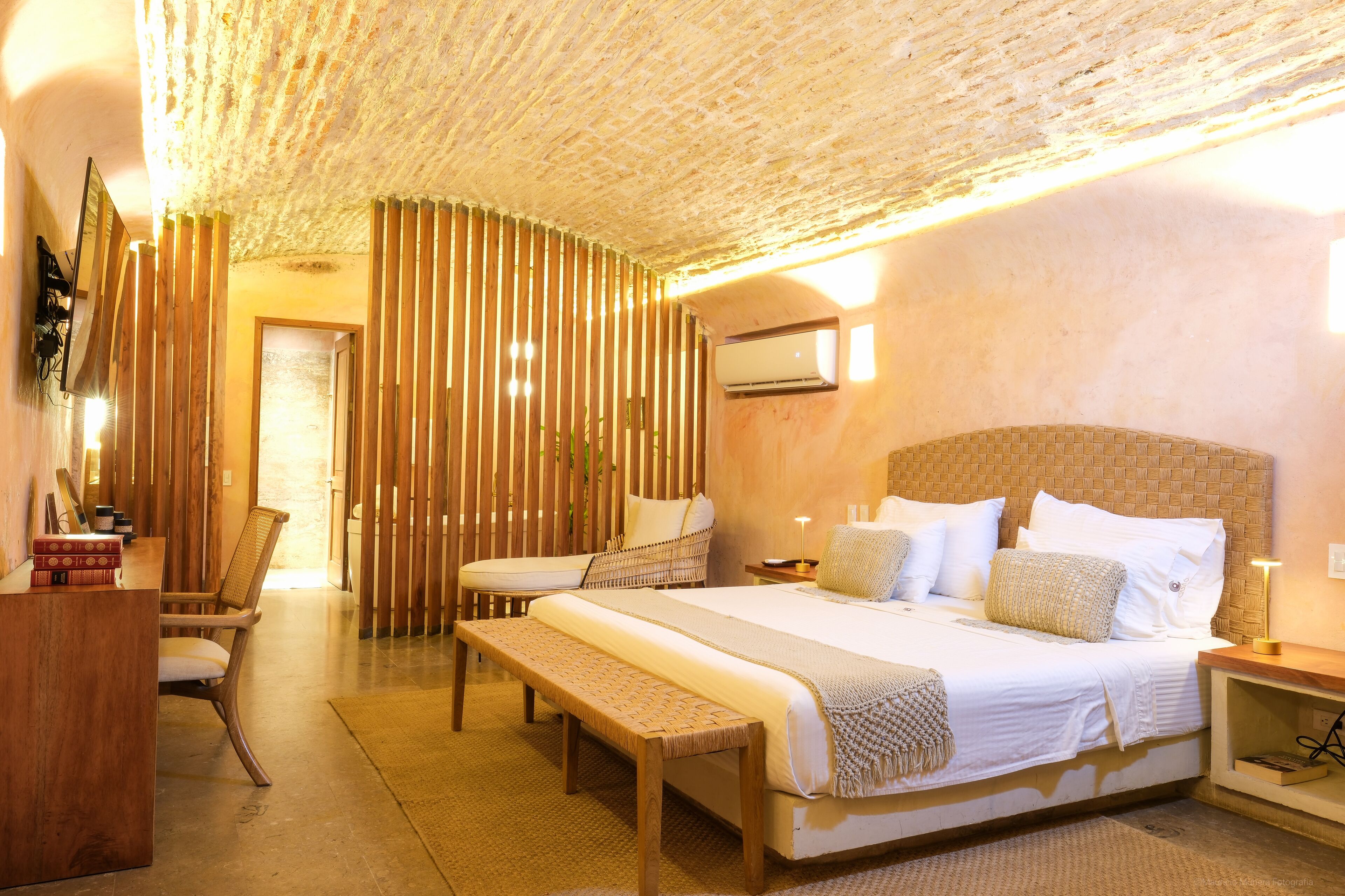 6 bedrooms, iron/ironing board, free WiFi, bed sheets