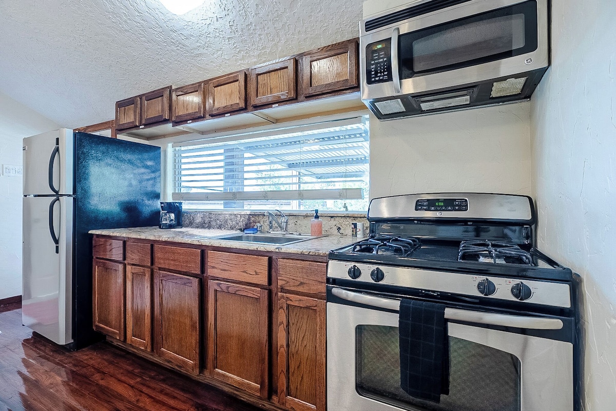 Photo 10 of Texas Size + Pool + Hottub + Bar + 8 bedroom+ Ping Pong + Guest Suite