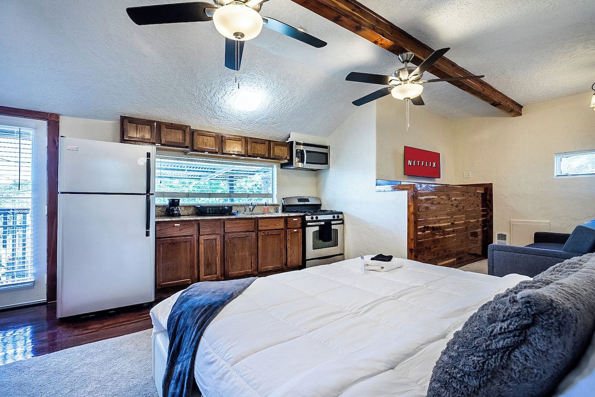 Photo 20 of Texas Size + Pool + Hottub + Bar + 8 bedroom+ Ping Pong + Guest Suite