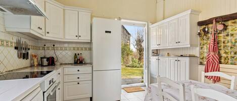 Forn, placa de cuina i rentaplats