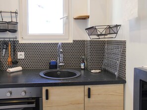 Refrigerador, microondas, horno, cafetera/tetera