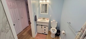 Handtücher, Seife, Toilettenpapier