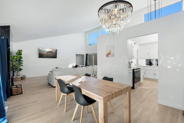 Dining - Foothills Retreat with Hot Tub and Courtyard! (Albuquerque)