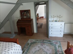 4 makuuhuonetta, Wi-Fi, vuodevaatteet