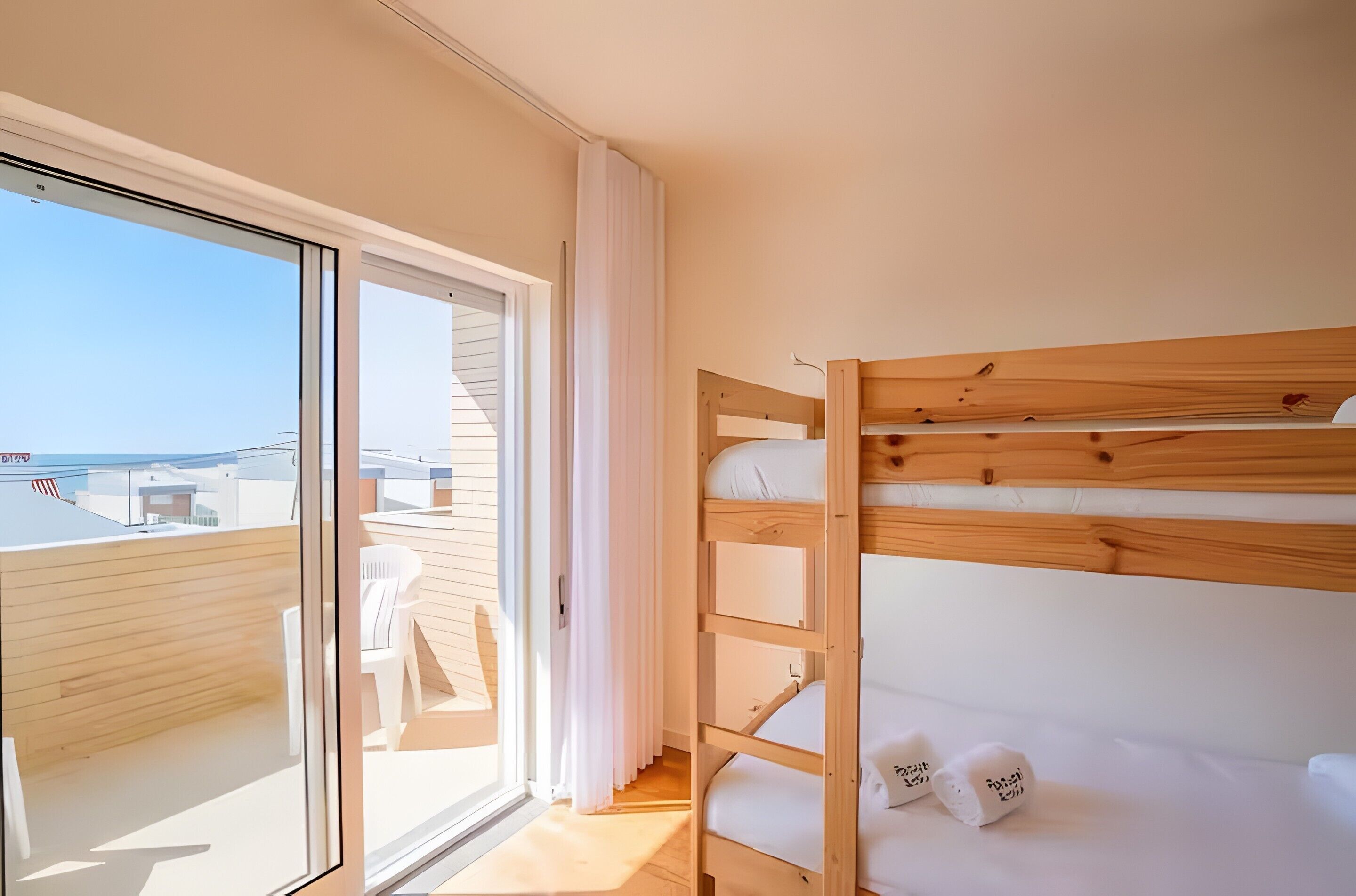 3 slaapkamers, een strijkplank/strijkijzer, wifi, beddengoed