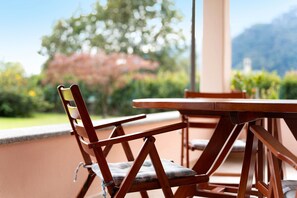 تناول الطعام بالخارج