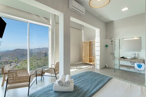 1 slaapkamer, een strijkplank/strijkijzer, wifi, beddengoed