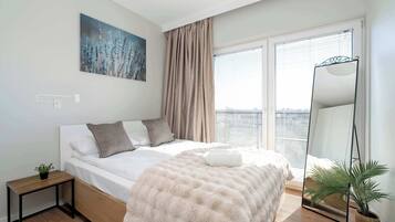 Iron/ironing board, travel cot, WiFi, bed sheets