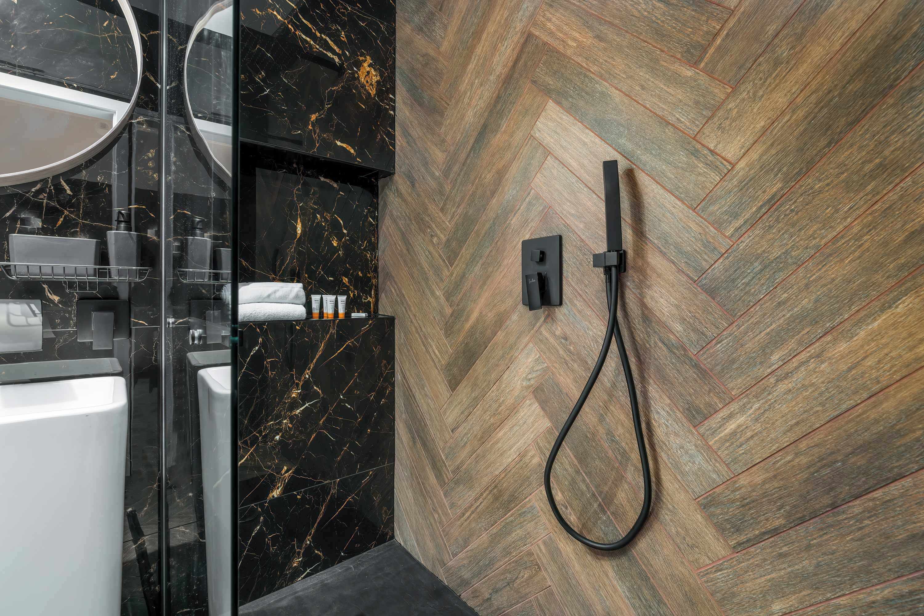 Shower, hair dryer, towels, shampoo