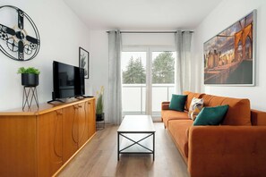 TV, offices - Główna 33 | Elegant Apartment | Terrace | Parking (Poznań)