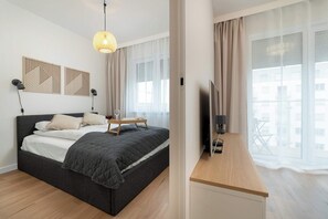 1 bedroom, desk, iron/ironing board, WiFi - Stylish Apartment with Balcony | Close to Malta Lake (Poznań)