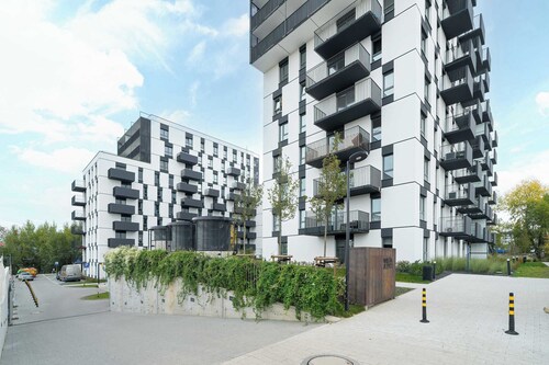 Modern Apartment in Poznan | Balcony, Parking, Air Conditioning