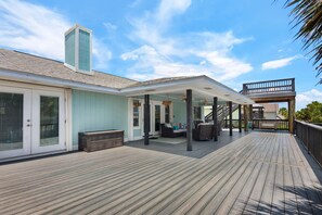 Casa, varias camas (Seaside Serenity) | Terraza o patio