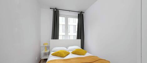 3 slaapkamers, een strijkplank/strijkijzer, reisbedje, wifi