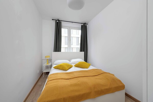 3 bedrooms, iron/ironing board, travel crib, WiFi