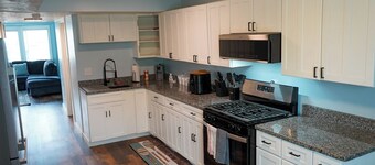 2nd Floor Lakeview 2-Bedroom Condo in Geneva U3