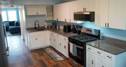 2nd Floor Lakeview 2-Bedroom Condo in Geneva U3