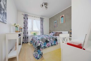 1 chambre, bureau, fer et planche à repasser, Wi-Fi