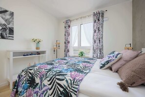 1 chambre, bureau, fer et planche à repasser, Wi-Fi