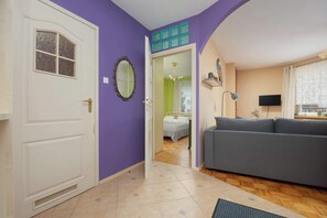 1 bedroom, desk, iron/ironing board, WiFi