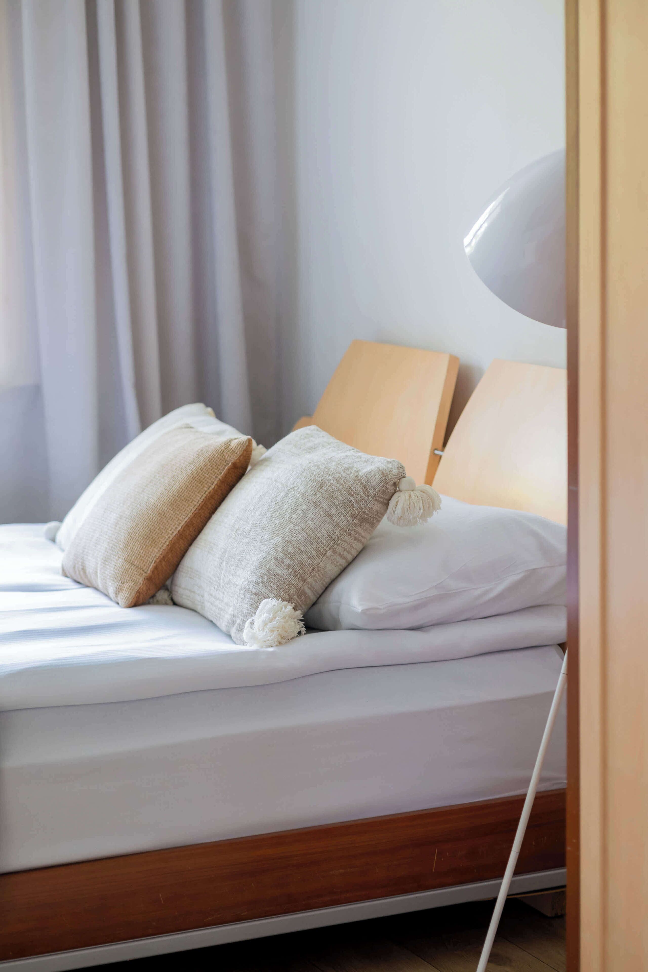 2 bedrooms, desk, iron/ironing board, WiFi