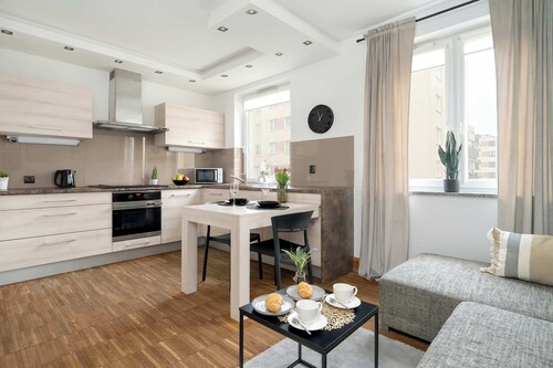 Modern Family Apartment | Parking | Balcony