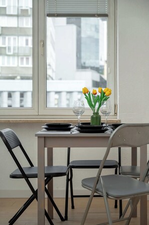 Dining - Spacious Apartment at Legionów Square | Workspace (Wrocław)