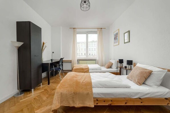 Bügeleisen/Bügelbrett, WLAN, Bettwäsche