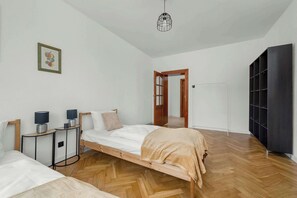 2 bedrooms, iron/ironing board, WiFi, bed sheets