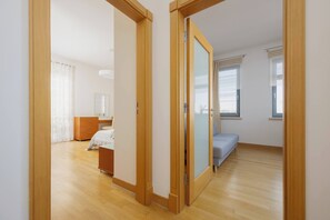 2 bedrooms, desk, iron/ironing board, WiFi