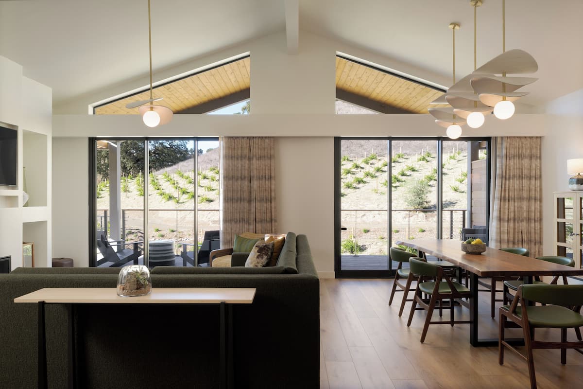 Healdsburg Suite | Egyptian cotton sheets, premium bedding, Tempur-Pedic beds, in-room safe