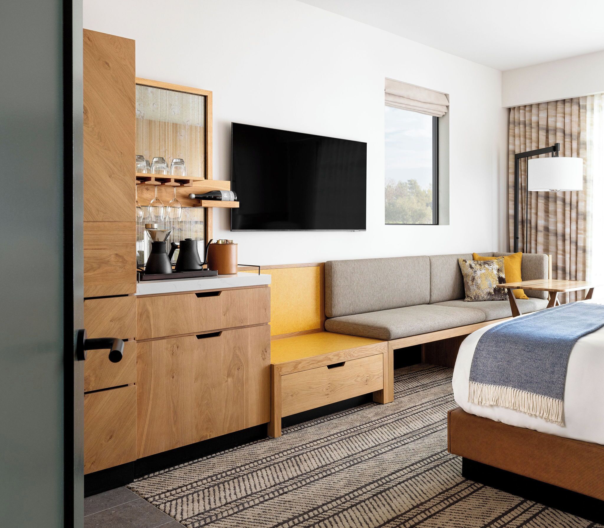 埃及棉床单、高档床上用品、泰普尔床垫、客房内保险箱