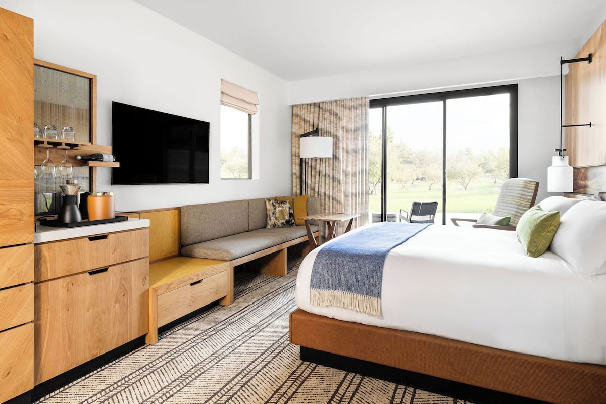 Egyptian cotton sheets, premium bedding, in-room safe, laptop workspace