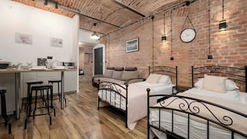 Iron/ironing board, travel crib, WiFi, bed sheets