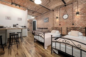 Iron/ironing board, travel cot, WiFi, bed sheets