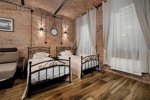 Iron/ironing board, travel crib, WiFi, bed sheets