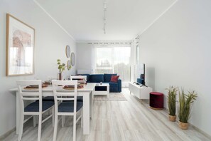 Dining - Św. Wawrzyńca 15A | Elegant Apartment | Parking (Poznań)