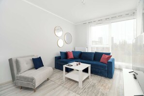 TV - Św. Wawrzyńca 15A | Elegant Apartment | Parking (Poznań)
