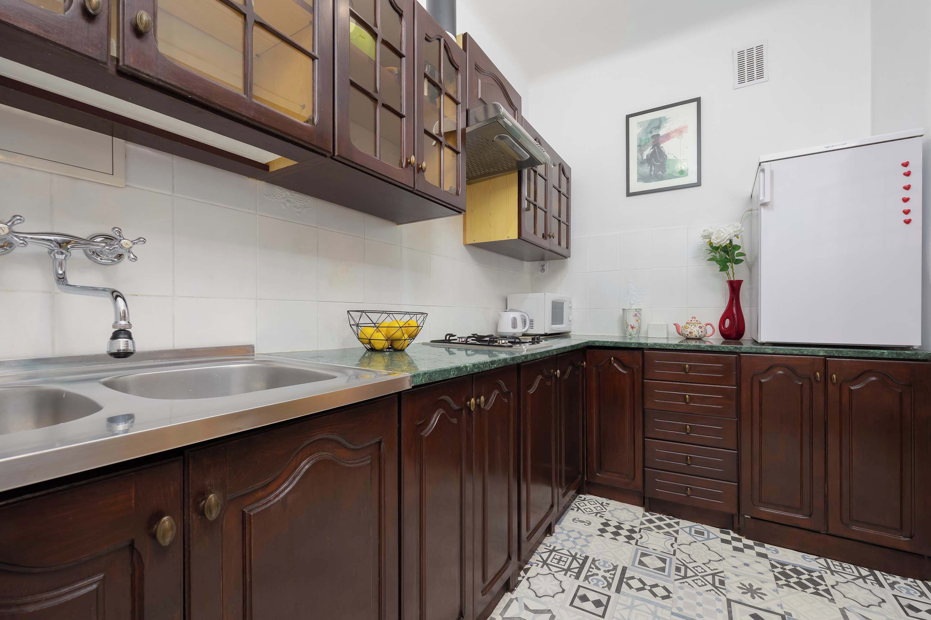 Fridge, microwave, stovetop, electric kettle