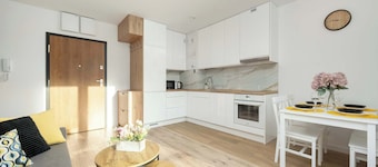 Cosy Apartment with Balcony by Noclegi Renters