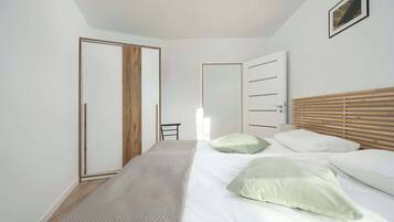 1 chambre, bureau, fer et planche à repasser, Wi-Fi