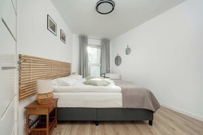 1 bedroom, desk, iron/ironing board, WiFi